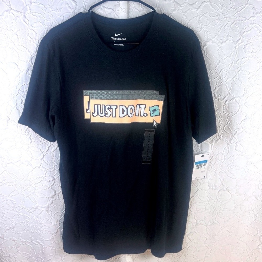 Nike Just Do It Pixel Graphic Short Sleeve T-Shirt Black Medium DX1065-010
